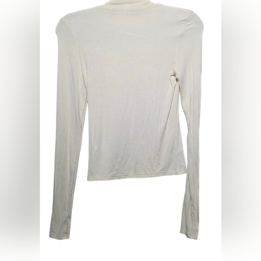 Sadie & Sage Small EUC Cream Long Sleeve Turtleneck PTP 18 - Picture 2 of 5